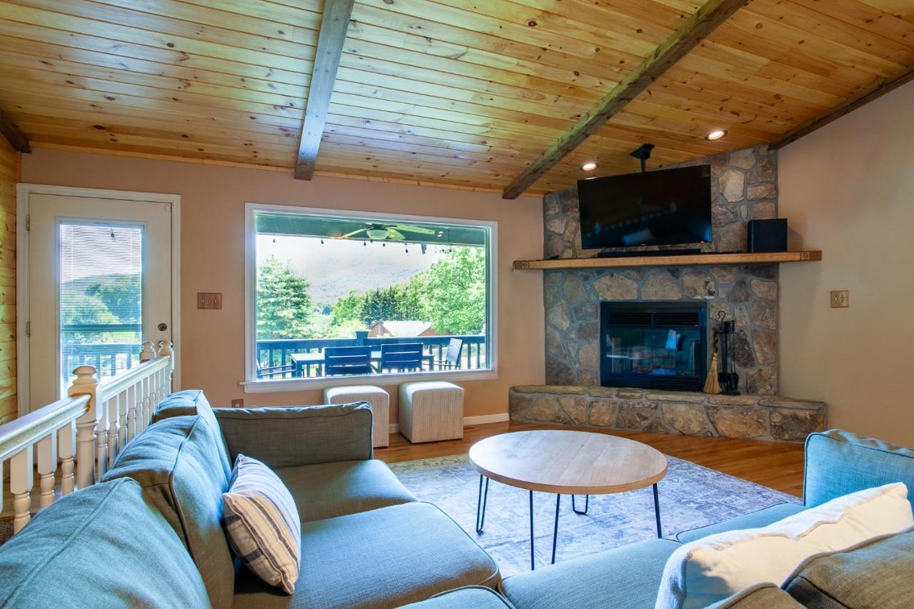 Ole Smoky Bnb - Game Room, Hot Tub, Mtn Views! Pigeon Forge Buitenkant foto