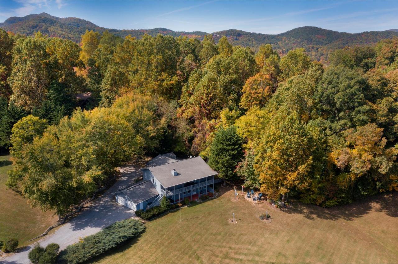 Ole Smoky Bnb - Game Room, Hot Tub, Mtn Views! Pigeon Forge Buitenkant foto