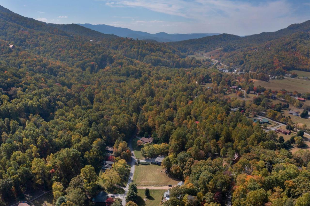Ole Smoky Bnb - Game Room, Hot Tub, Mtn Views! Pigeon Forge Buitenkant foto