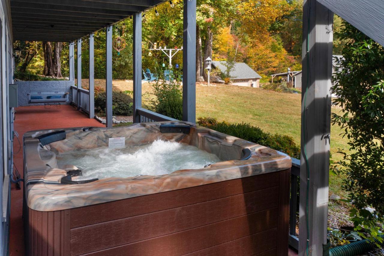 Ole Smoky Bnb - Game Room, Hot Tub, Mtn Views! Pigeon Forge Buitenkant foto